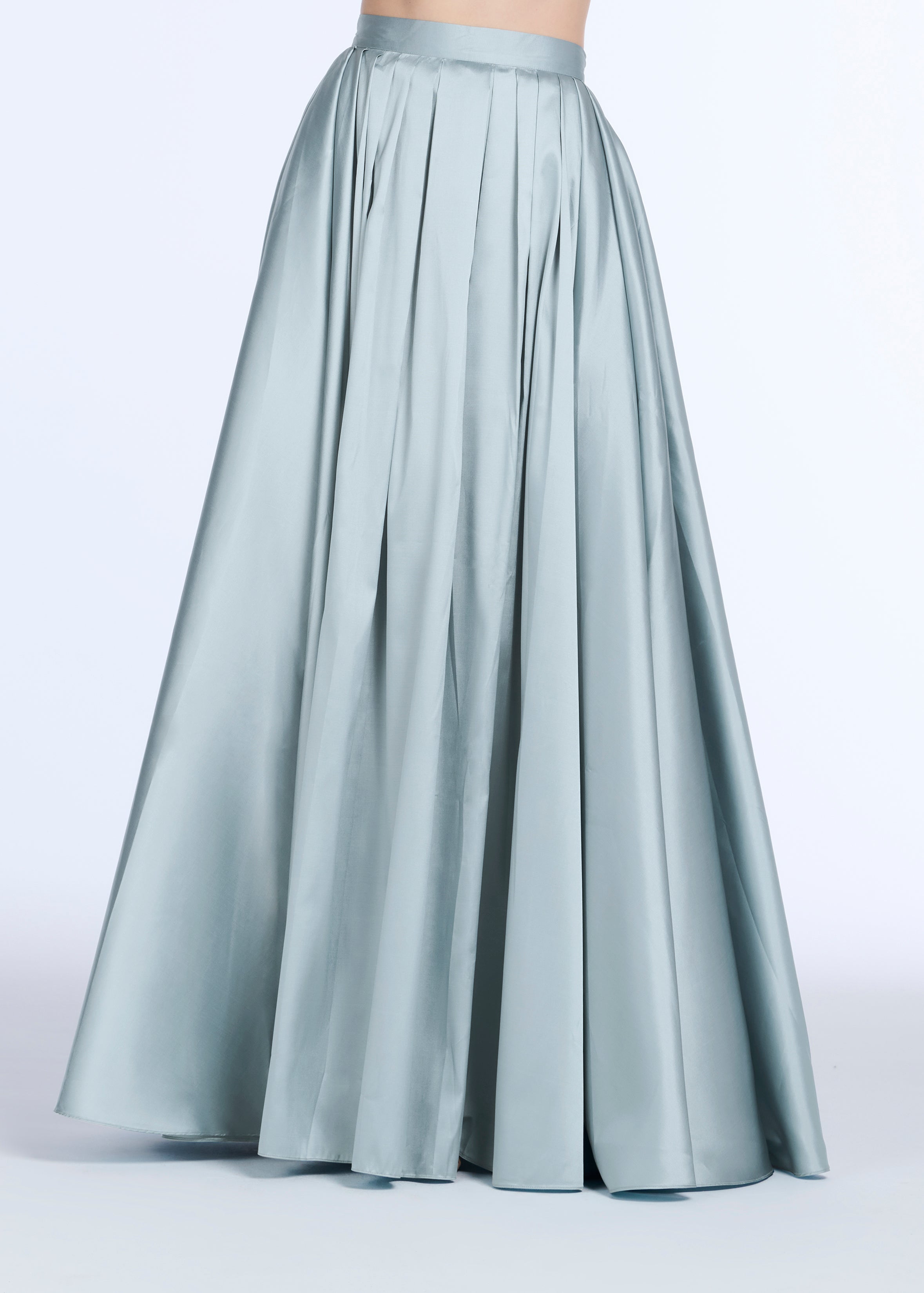 STRETCH PEARL V-NECK BEADED TOP LIGHT BLUE