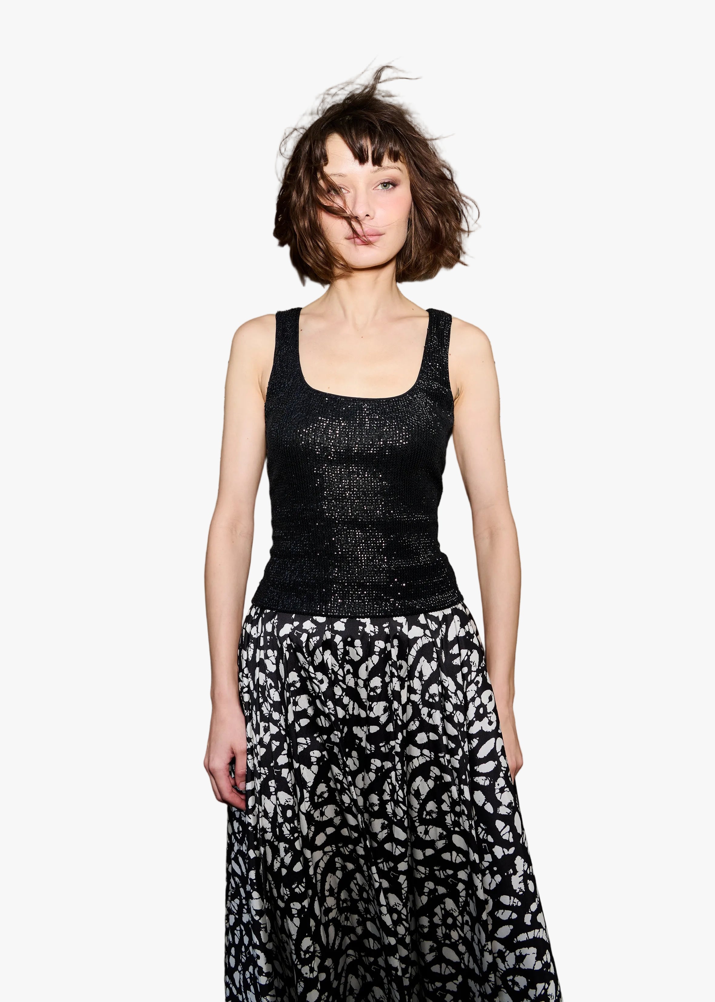 STRETCH SEQUIN SCOOP NECK TANK