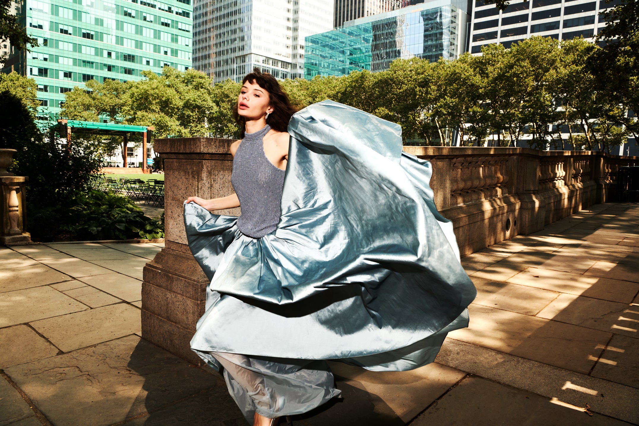 LIGHT BLUE PEARL ENCRUSTED SLEEVELESS MOCK NECK
