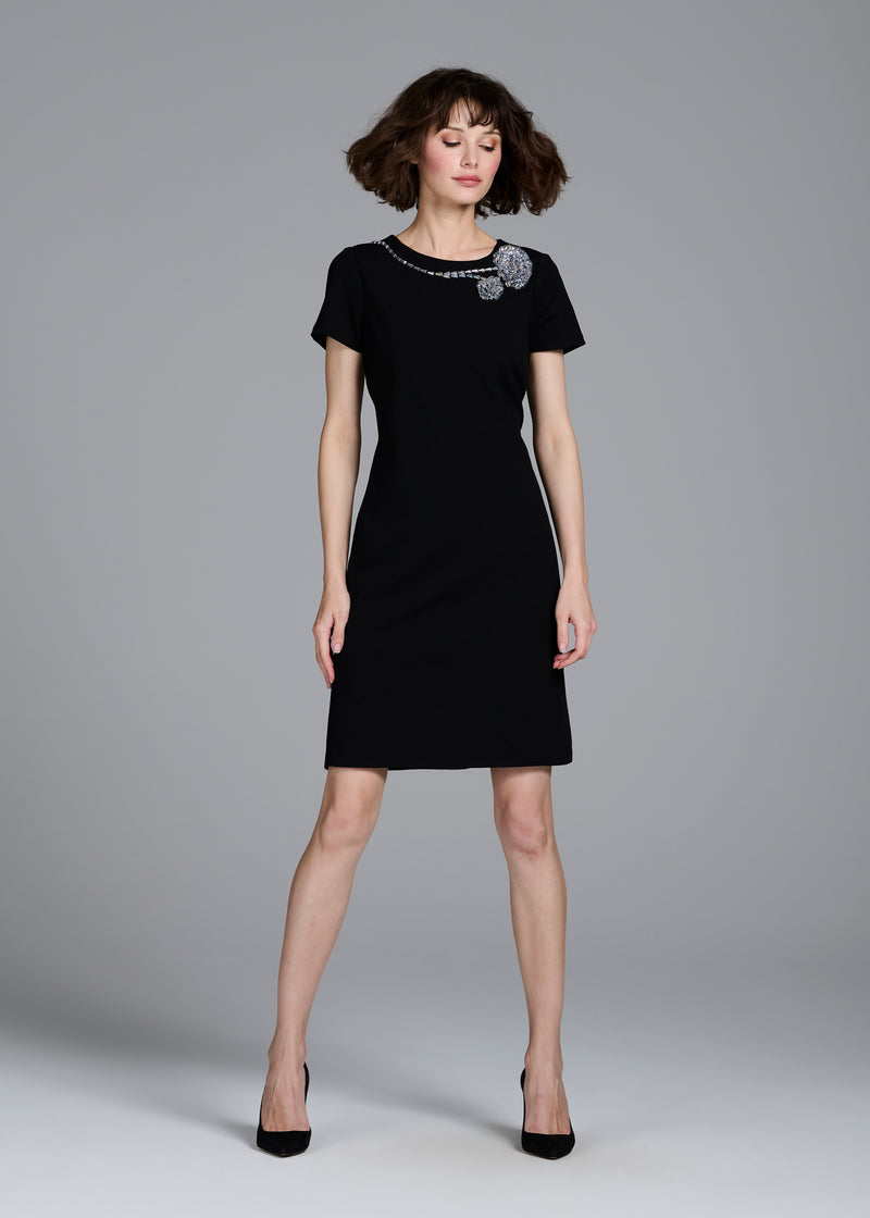 STRETCH CREPE SHORT SLEEVE COCKTAIL DRESS WITH CRYSTAL PEONY BLACK