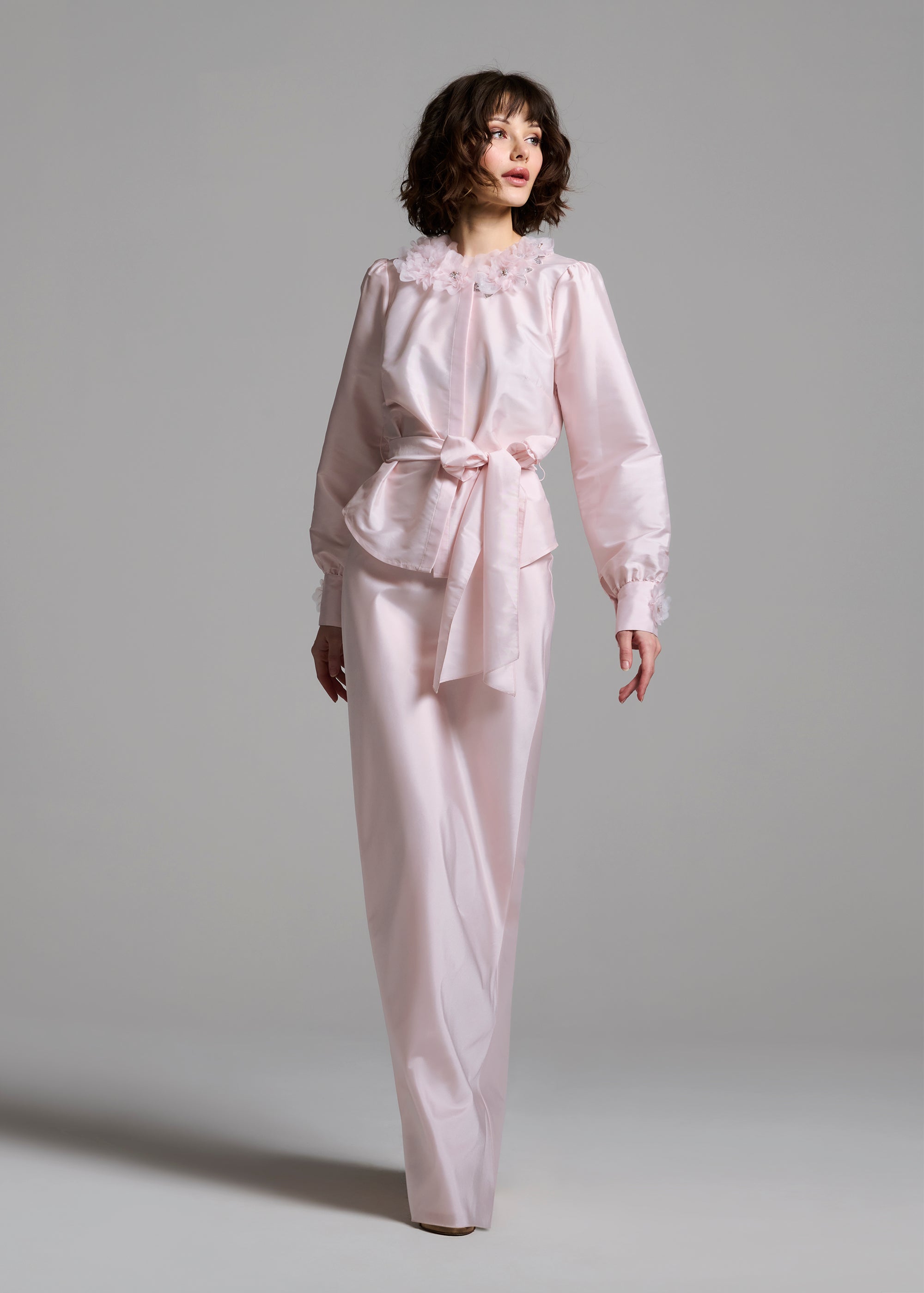 FLORAL COLLAR TAFFETA BLOUSE IVORY BLUSH