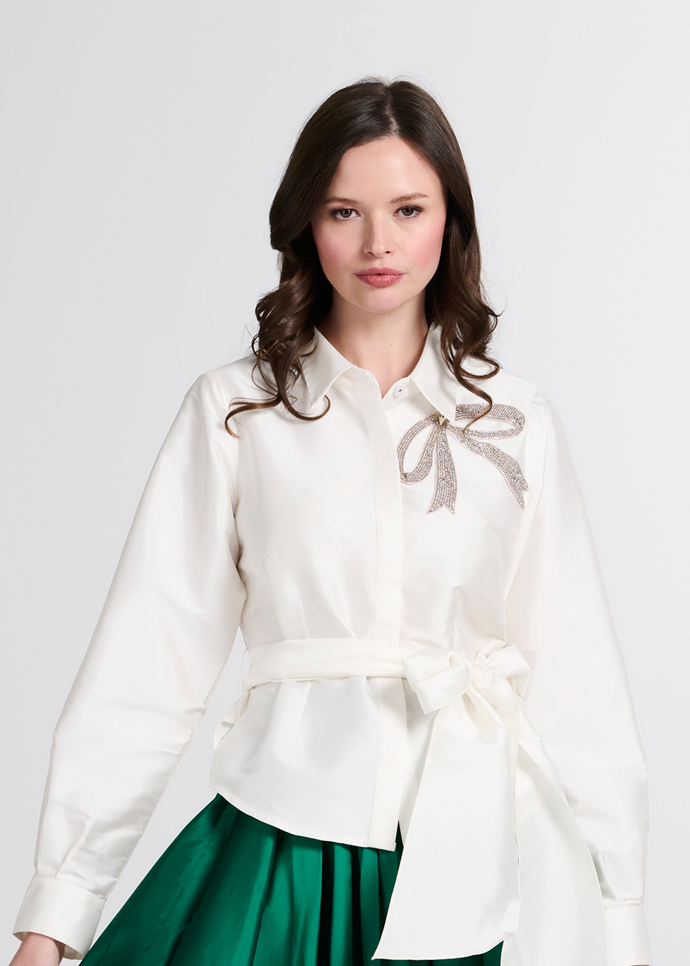 CRYSTAL BOW APPLIQUE BLOUSE IN SOFT TAFFETA IVORY