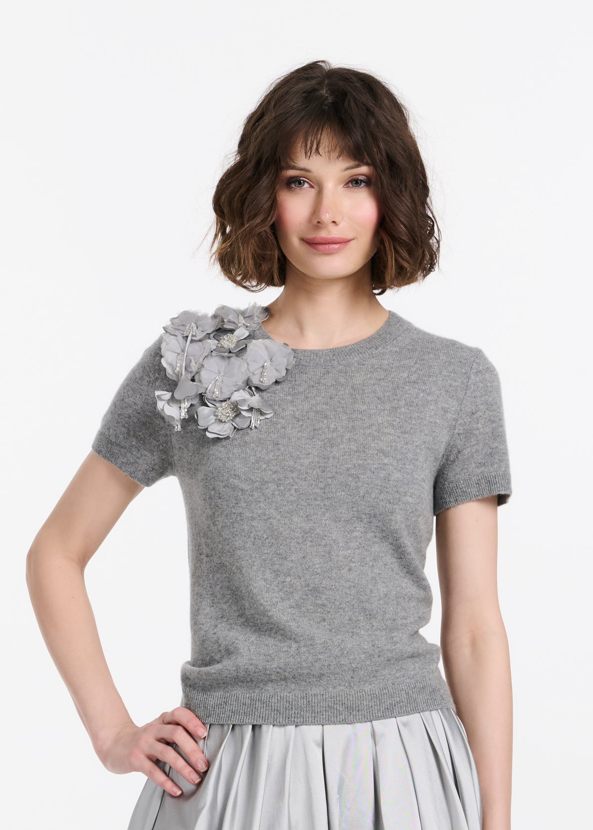 Cashmere Short Sleeve Sweater With Silk Flowers Silver