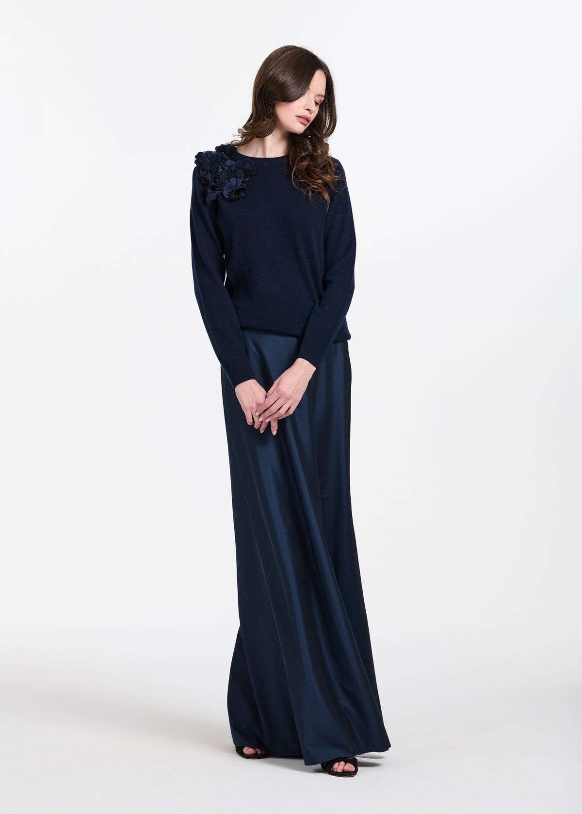 Cashmere Long Sleeve Sweater With Flowers- Navy
