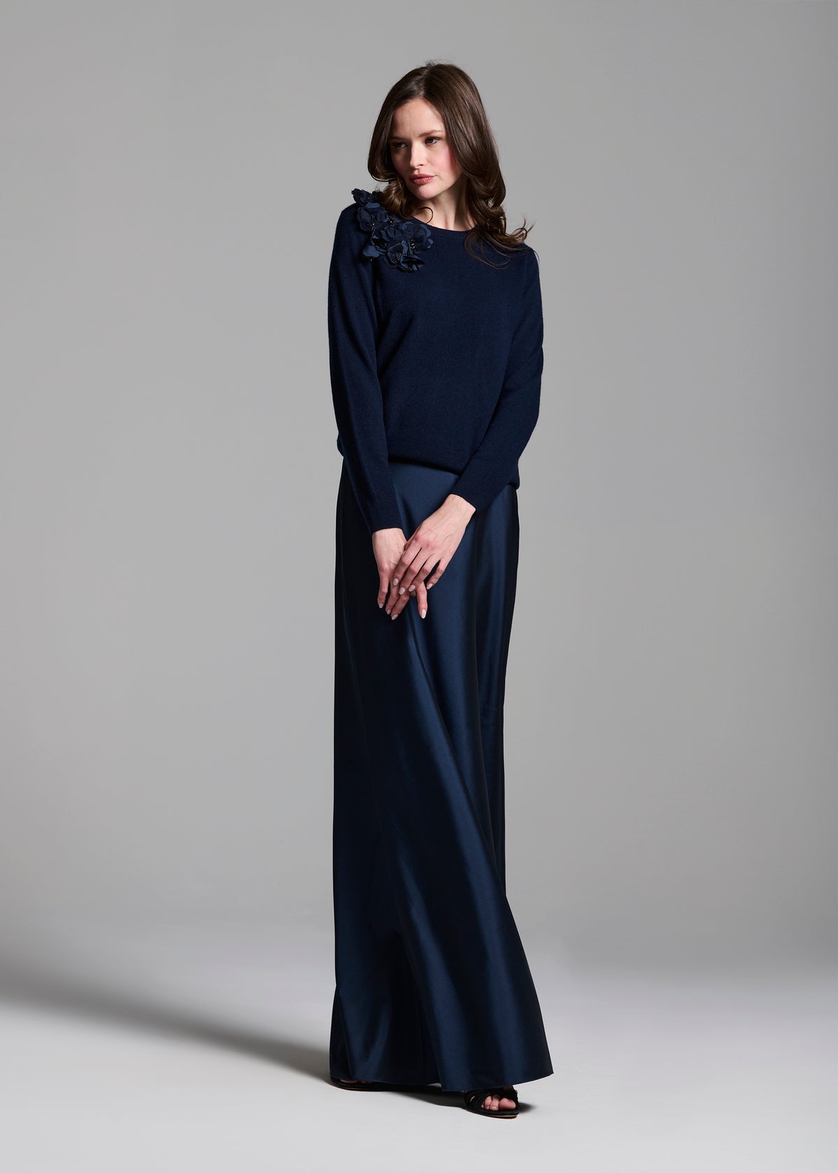 Cashmere Long Sleeve Sweater With Flowers- Navy