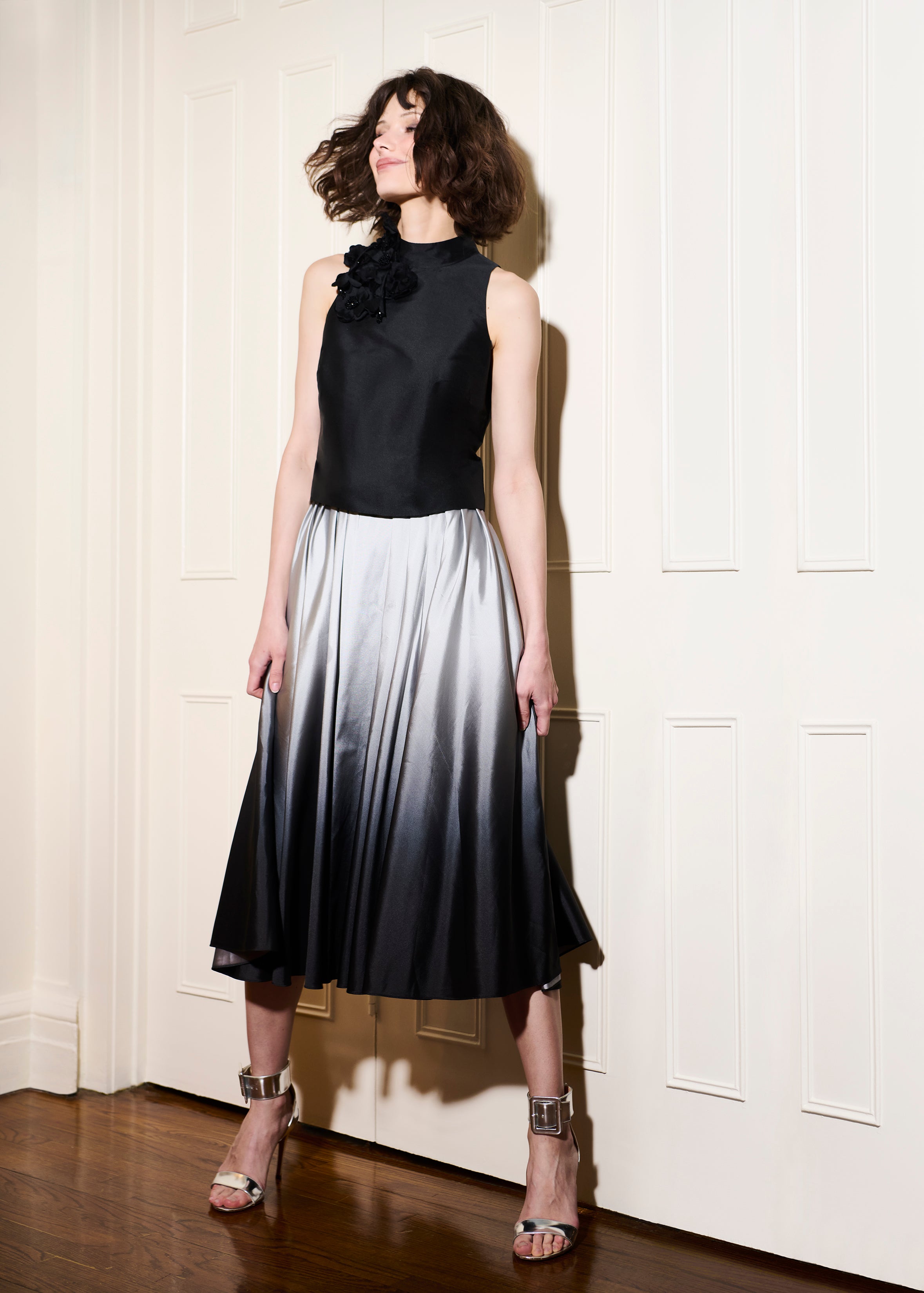 TAFFETA 3D APPLIQUÈ FLORAL SHELL BLACK